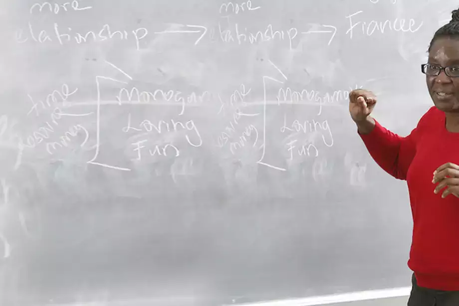 HUEC_Faculty-page-slider-1
