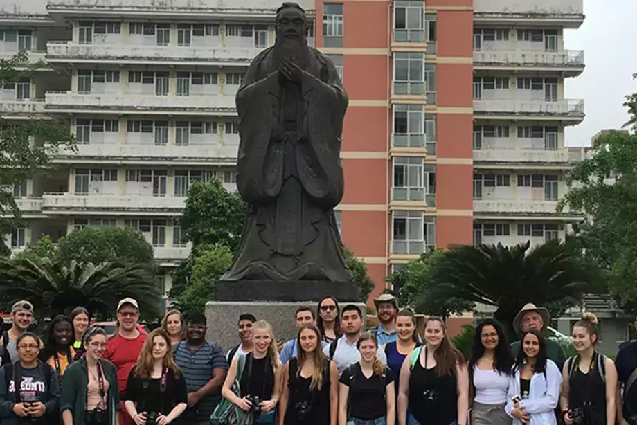 Art Travel Class: Gulin, China 2019