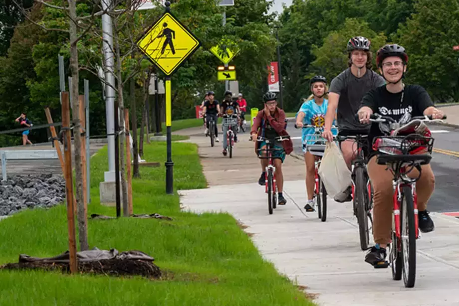 Students Ride to Farmers Market
