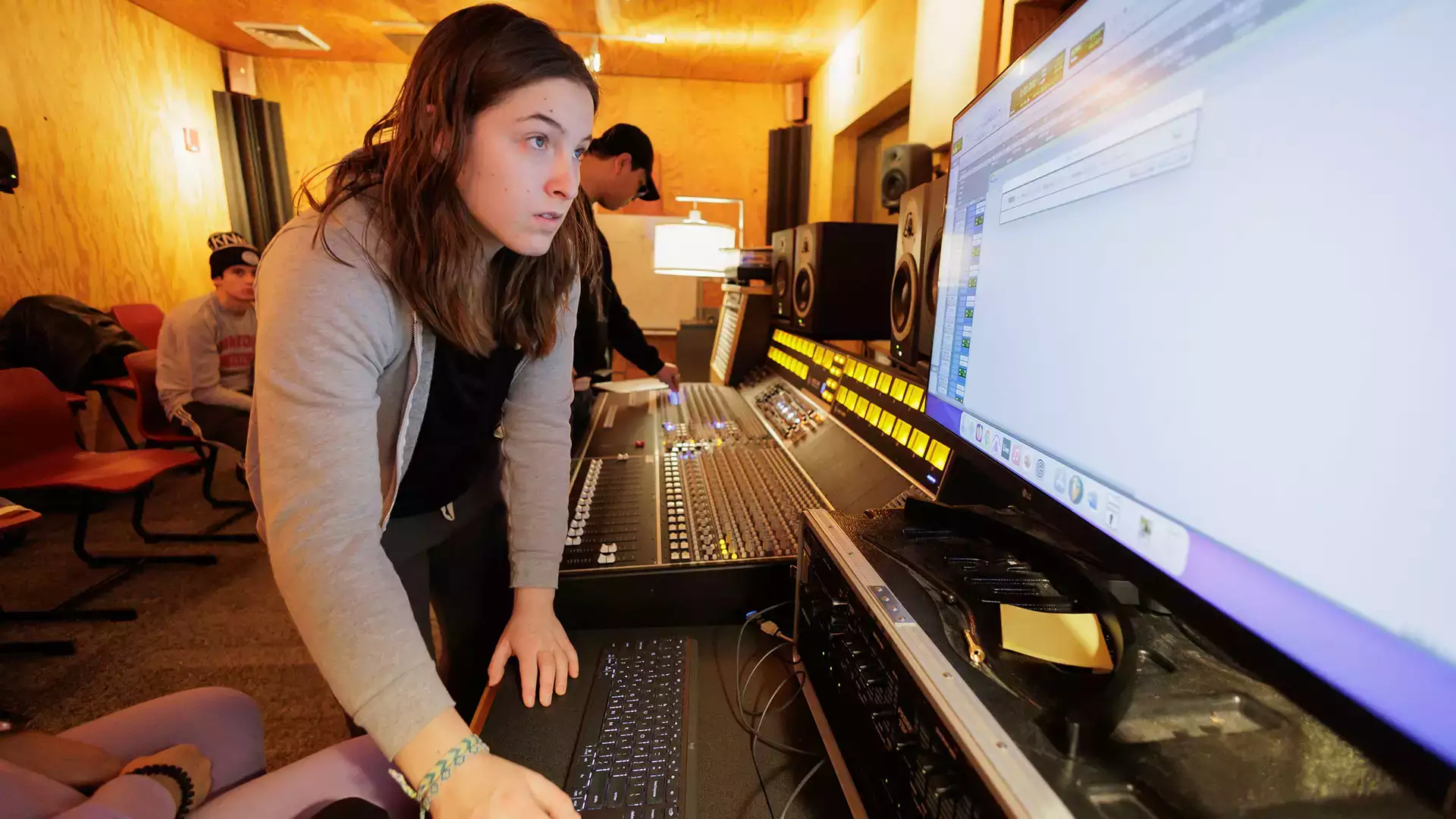 Hands-on learning in Music Industry Audio 4