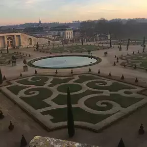 Hannah Versailles France